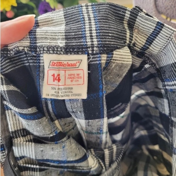 🥳🎉SOLD🙏🥳
1960's St Michael pleated skirt, plaid black/white8US. - Picture 3 of 3